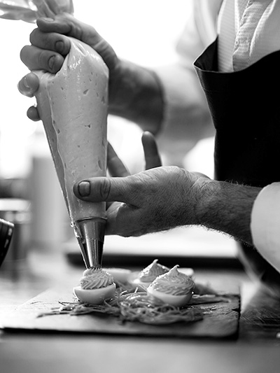 Pochage oeuf mayo restaurant min de rungis